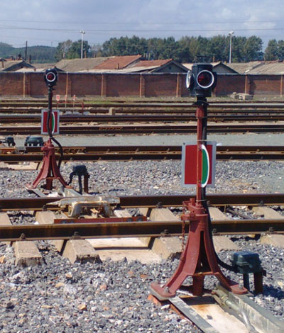 Manual electric display derailer system